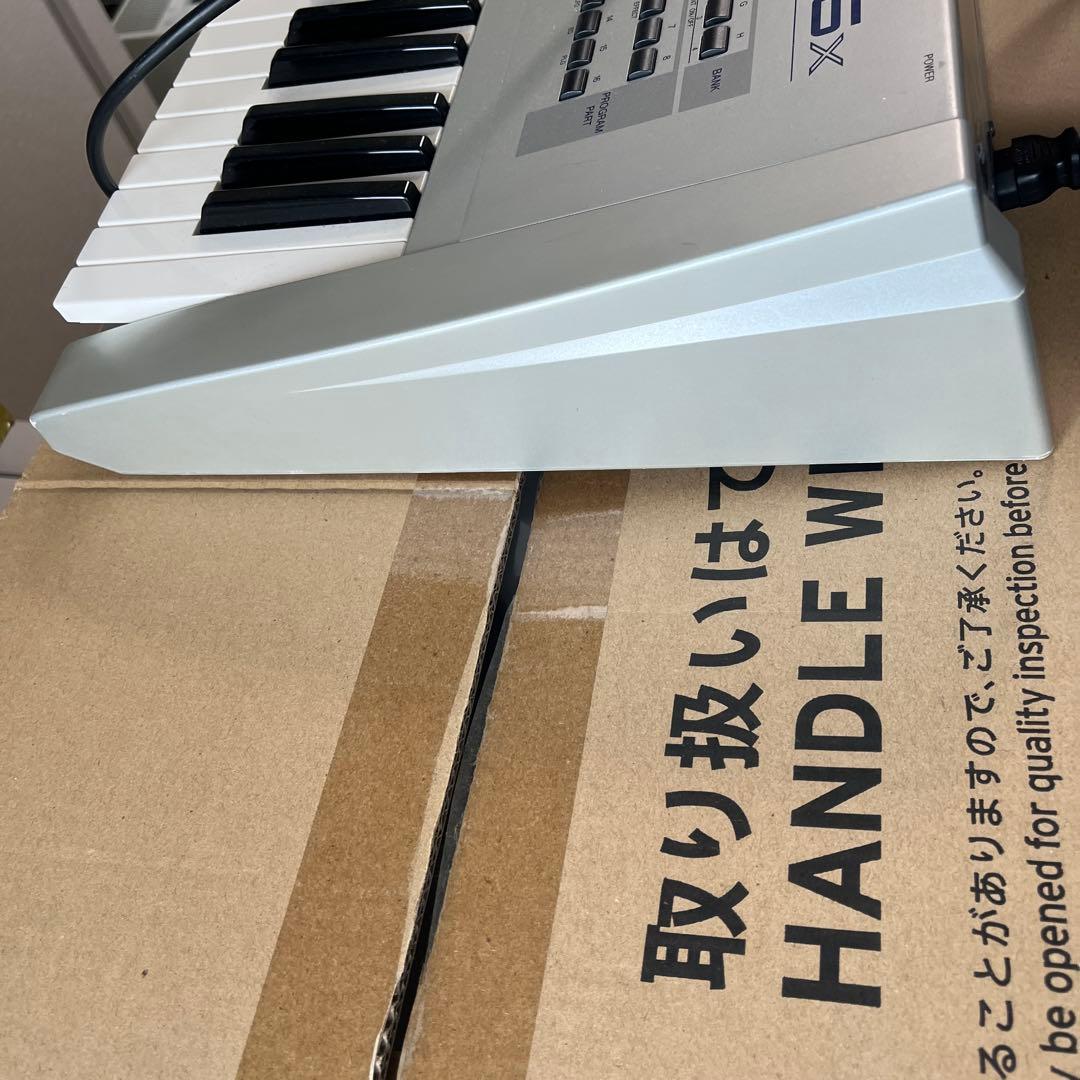 YAMAHA CS6X シンセサイザー 61鍵 中古ジャンクにての通販はau PAY