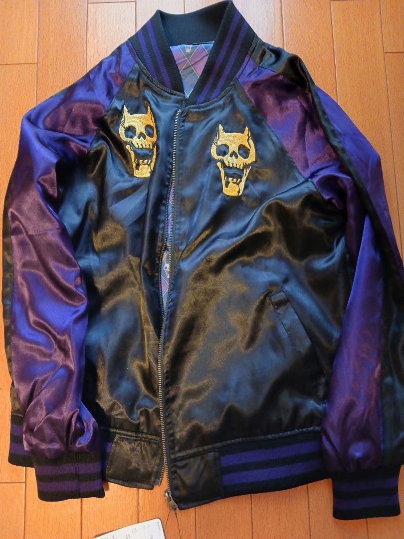 ジョジョの奇妙な冒険 キラークイーンスカジャン Mサイズ　アベイル