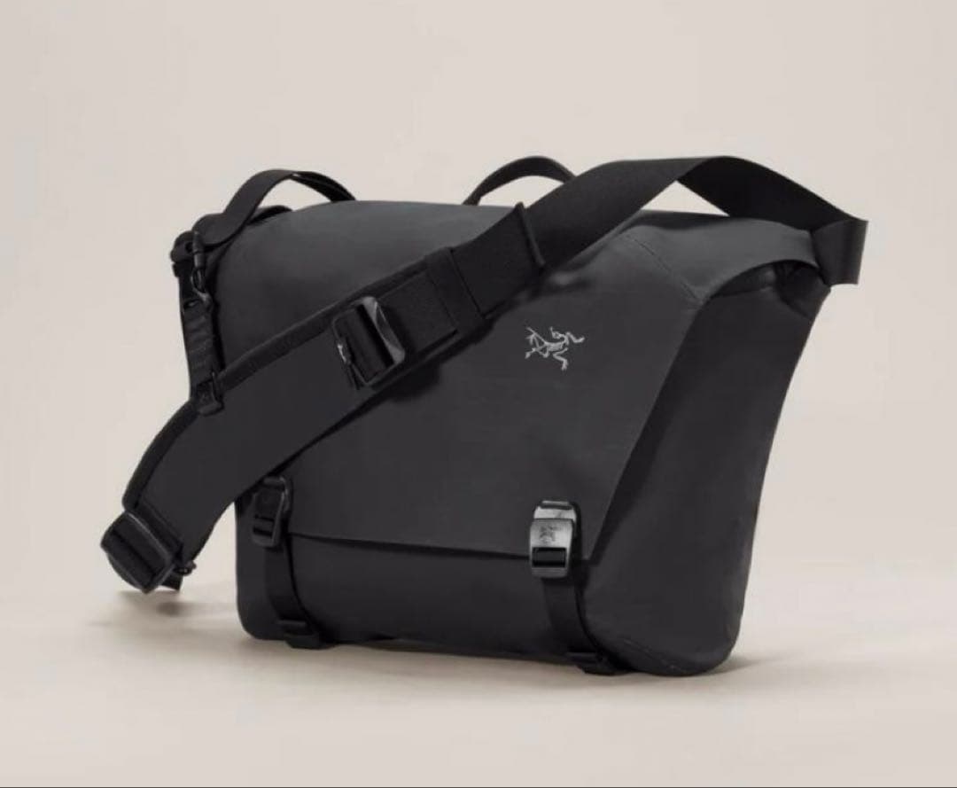 【新品未使用】国内正規品ARC'TERYX グランヴィル10 クーリエ バッグ Granville 10 Courier Bag （グランヴィル 10 クーリエ バッグ ）ARC