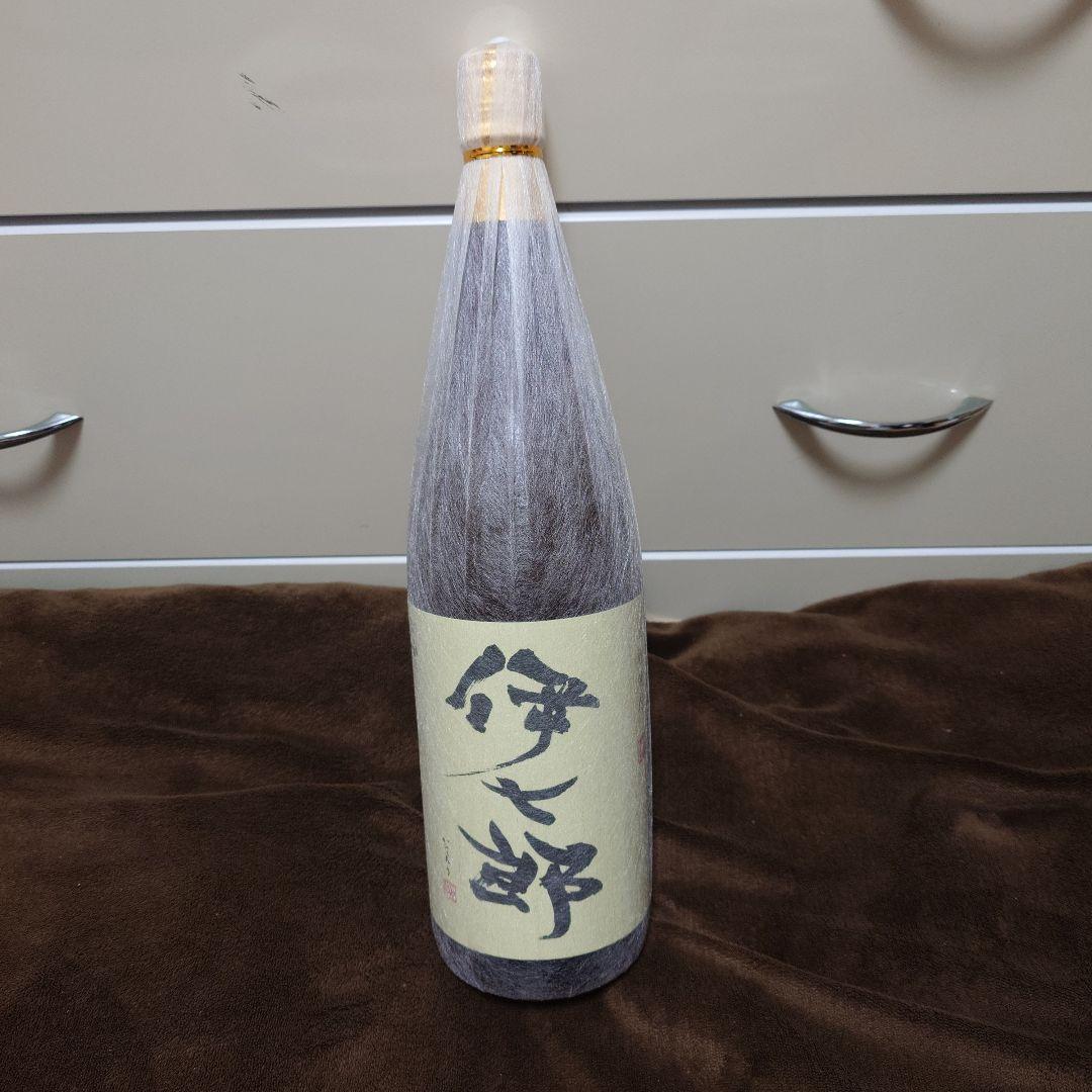 未開封　本格芋焼酎　 伊七郎　1800ml　志村けん　愛飲　お酒　いひちろう