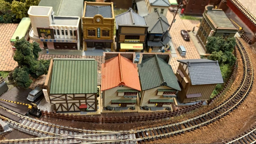 札*く様 Nゲージ 小型ジオラマレイアウト パワーパック付 - メルカリ