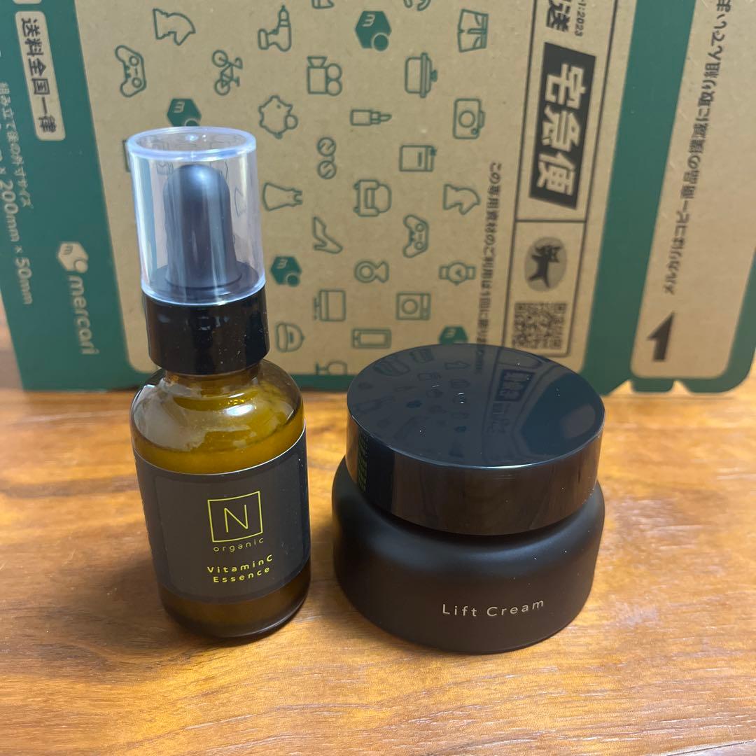 Norganic VCエッセンス & ヒアルアップリフトクリーム