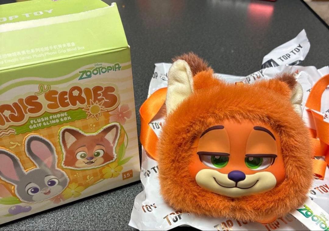 即日発送】ズートピア TOP TOY スマホショルダー ニック - メルカリ