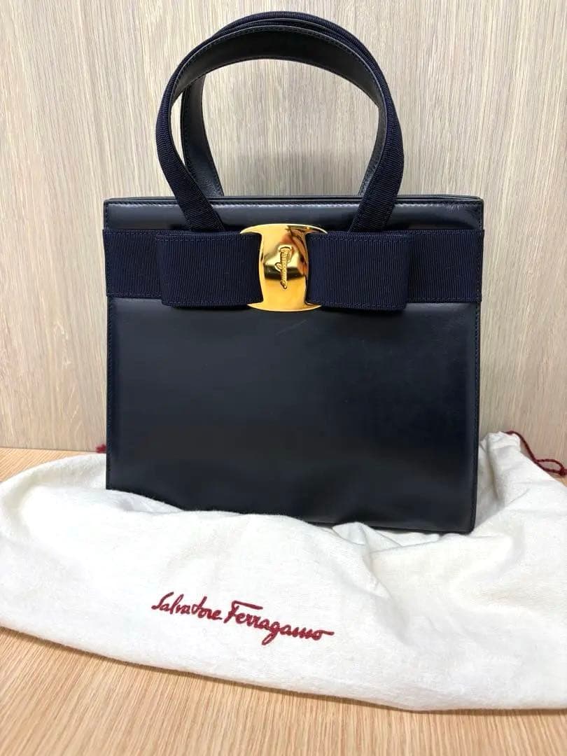 フェラガモ ヴァラリボン 2wayバッグ　ブラック　✨絶版入手困難✨　保存袋付き