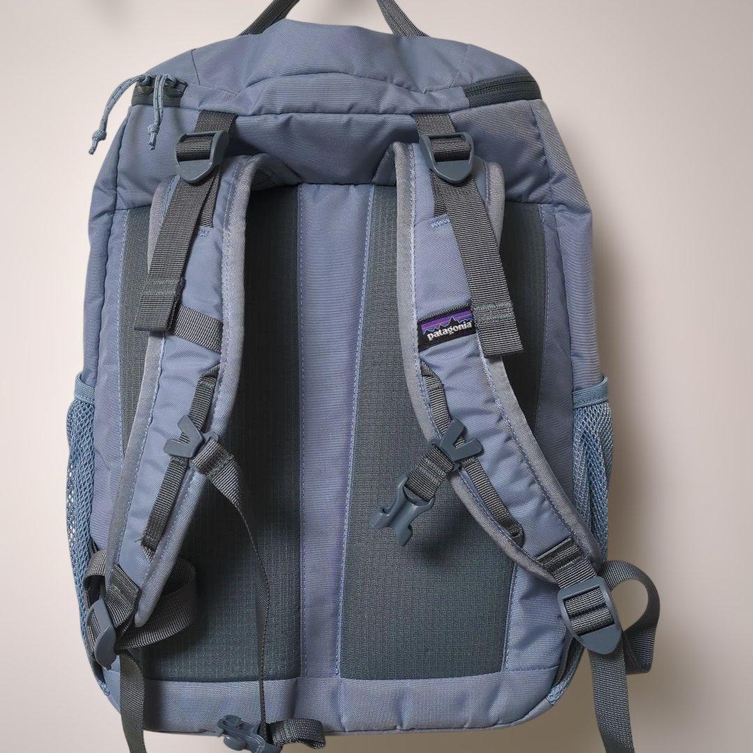Patagonia キッズ レフュジート デイパック18L 水色 - メルカリ