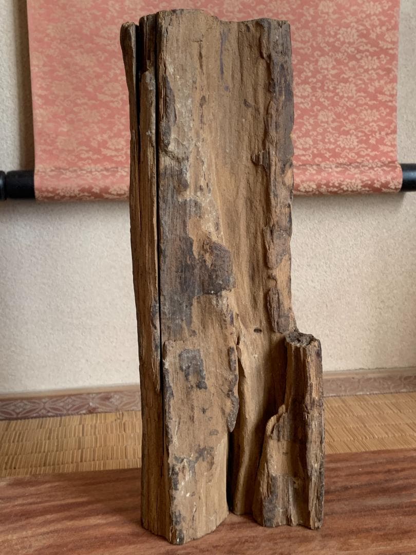 沈香原木古香木690g☆香木聞香彫刻タニ アロマインドネシア産西パプア州 沈香原木古香木690g☆香木聞香彫刻タニ アロマインドネシア産西パプア州