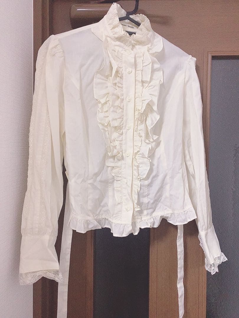 イノセントワールド　ブラウス