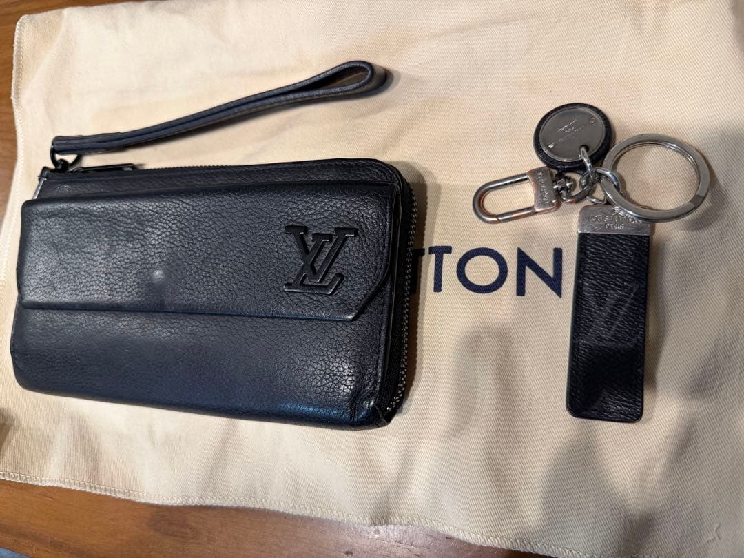 y*K様 ルイ・ヴィトン ブラックレザー 長財布とキーホルダーセット