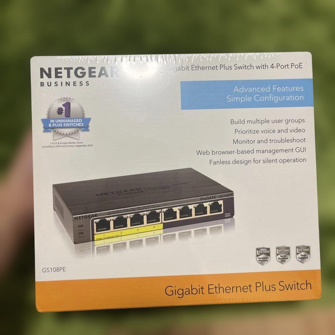 未開封未使用品　NETGEAR GS108PE