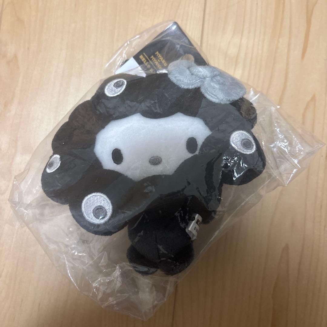 ミャクミャク キティ ブラック BC カラビナ 黒 - メルカリ