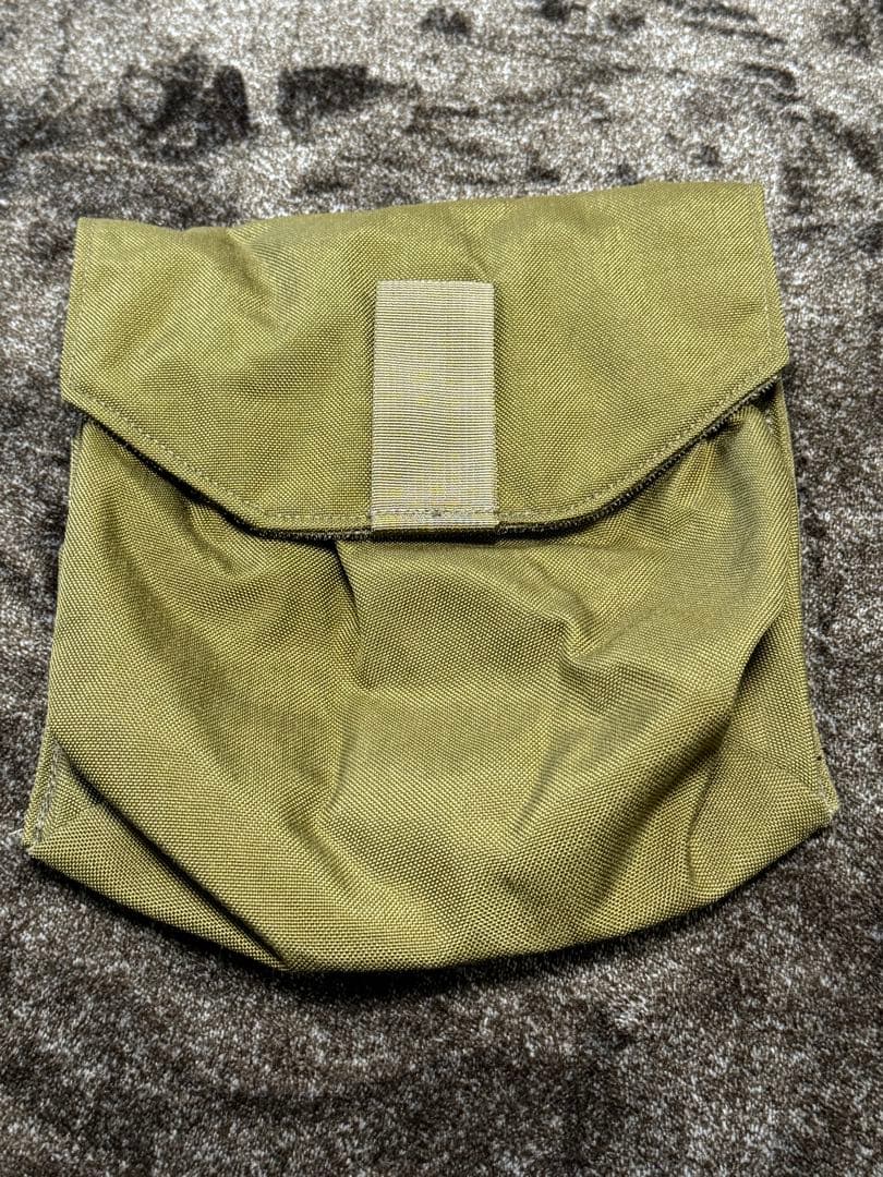 米海兵隊　実物　ガスマスクポーチ　コヨーテ 米軍 USMC コヨーテIFAK メディカルポーチ CCR MOLLE 02x : ホバート