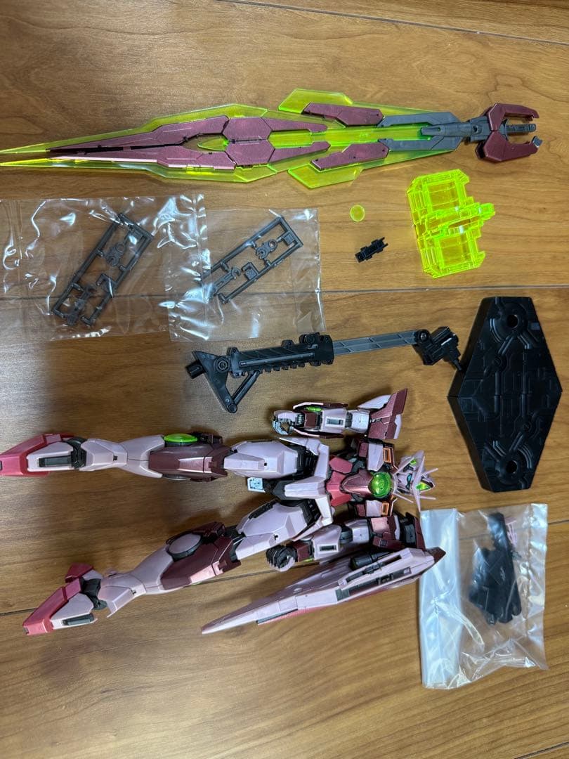 ガンプラ　ダブルオークアンタ　ダブルオーガンダムセブンソード　トランザムモード