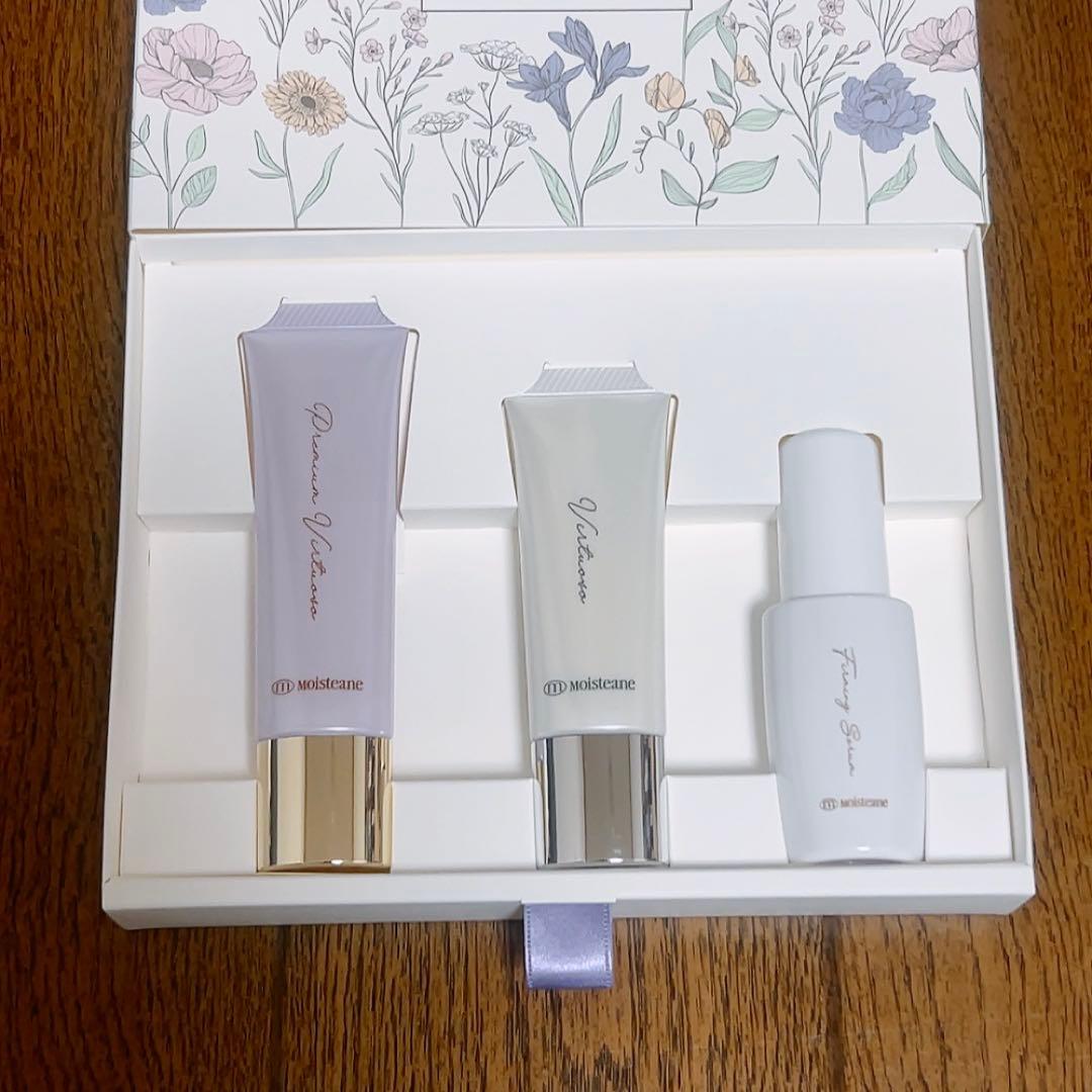 モイスティーヌコフレ2025プレミアムヴィルティオ ファーミングセラム