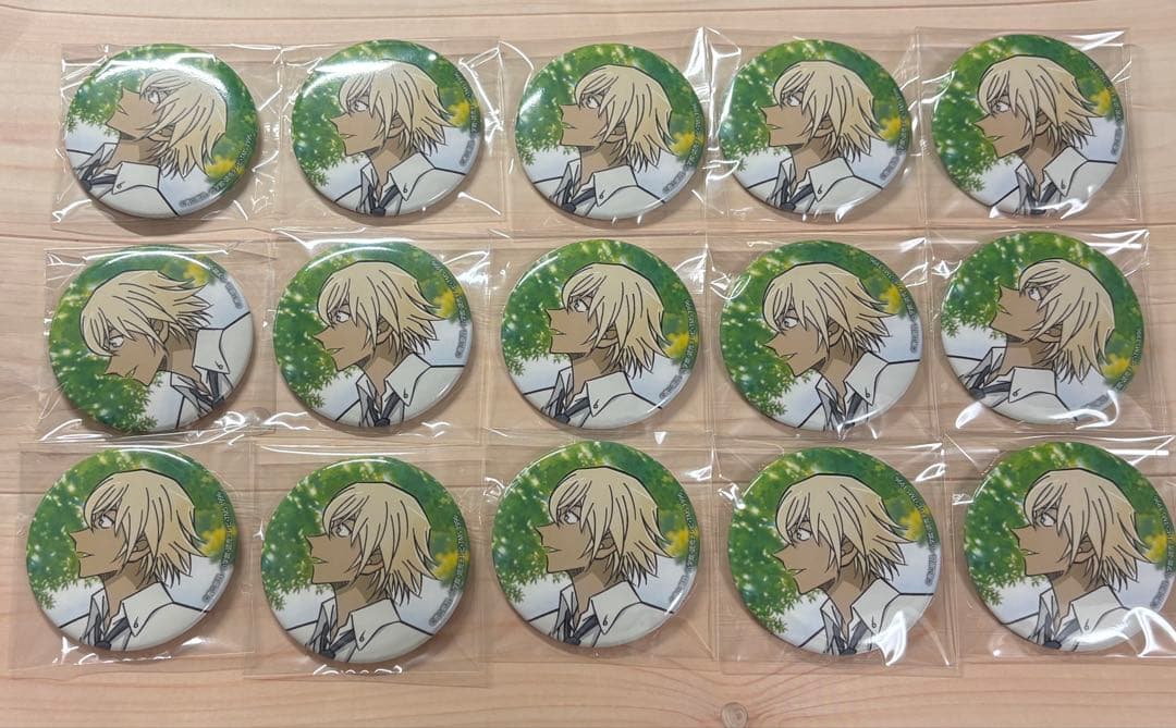 名探偵コナン 降谷零 安室透 缶バッジ サマータイム トムス 名探偵コナン」赤井秀一や降谷零、怪盗キッドたちの夏らしい姿に注目