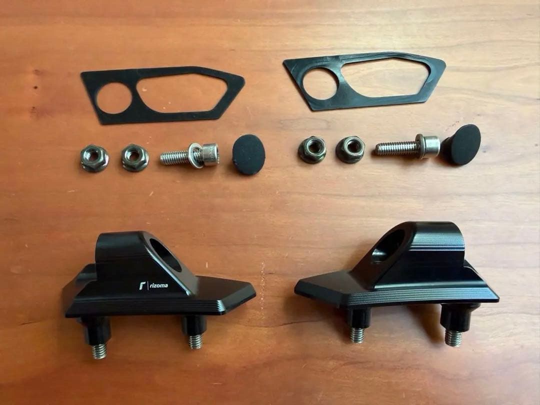 【リゾマ・rizoma】ミラーアダプター　SPORT MOUNT【BS794B】 Sport Mount ミラーアダプター : BS794B – rizoma Japan