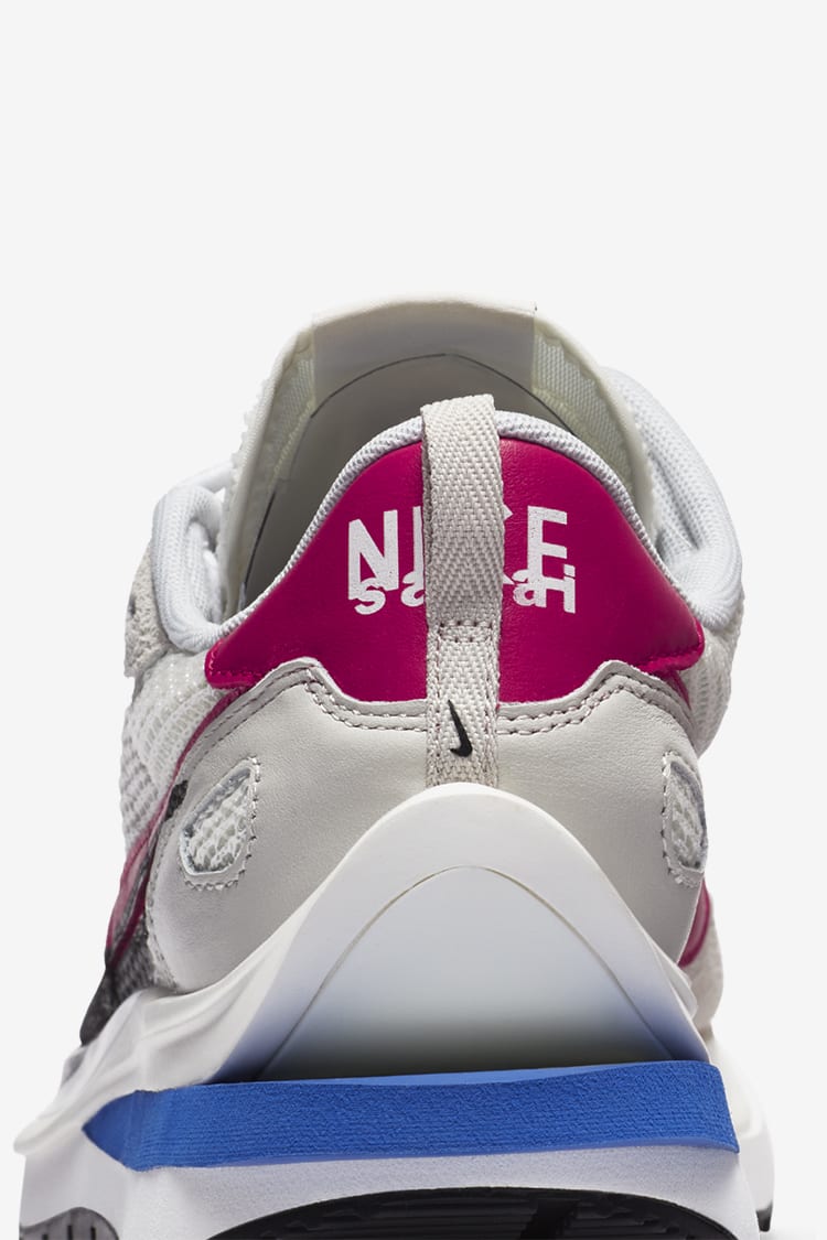 NIKE公式】ナイキ x sacai ヴェイパーワッフル 'Royal Fuchsia' (NIKE