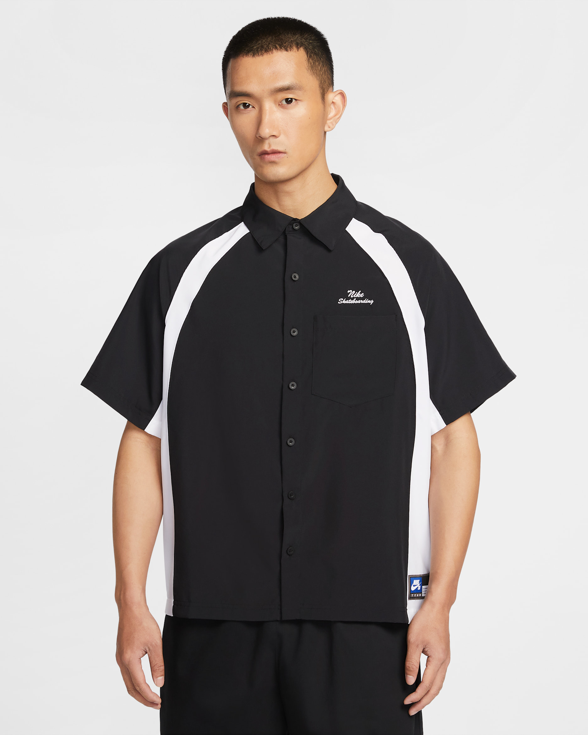 NIKE公式】ナイキ SB Dri-FIT ウーブン ショートスリーブ ボウラー