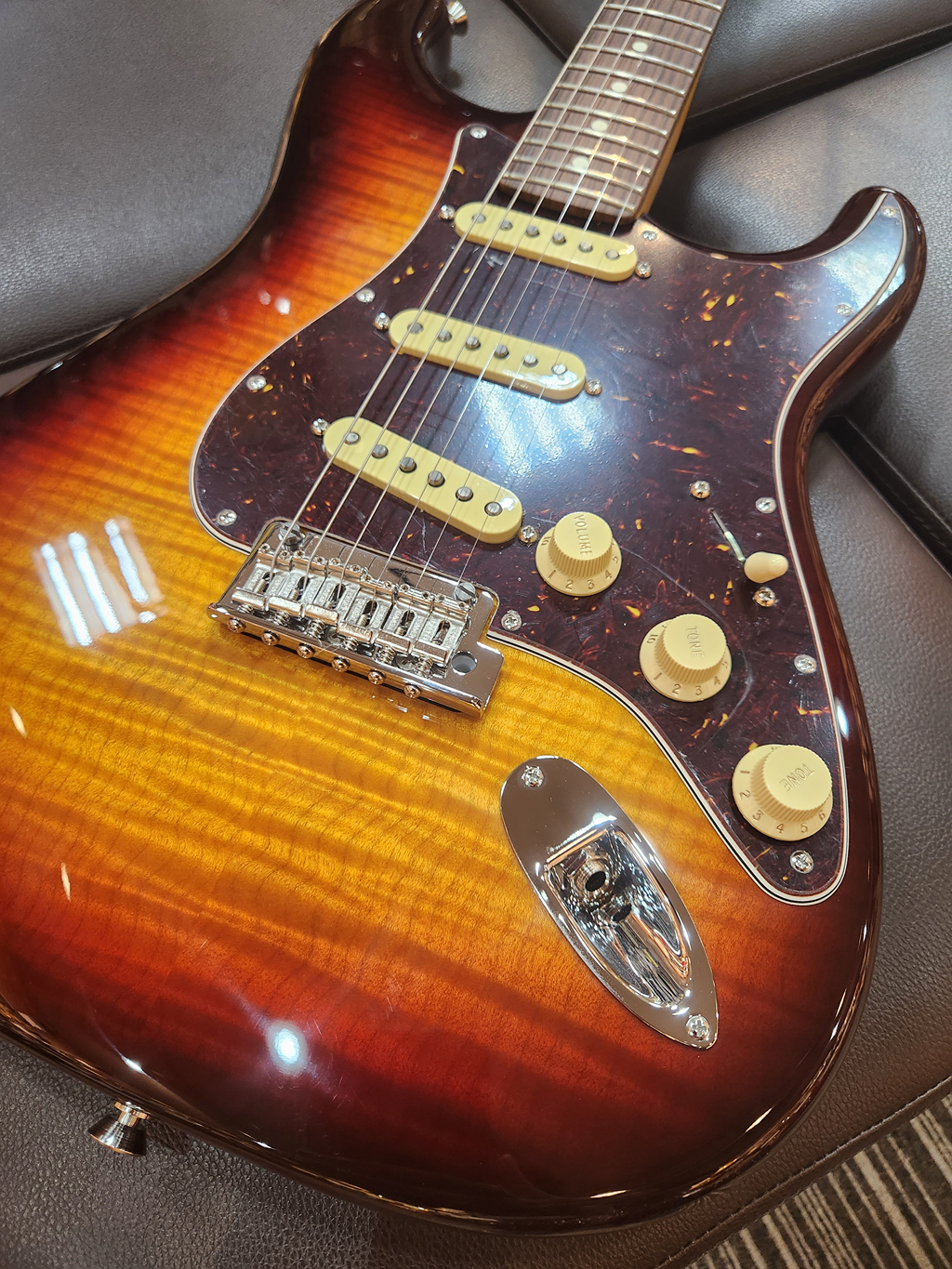 Fender Made in Japan IKEBE FSR 1966 Stratocaster Reverse Head (US