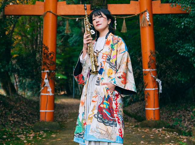 Biography - Saxophonist Sumika Tsujimoto | Official Site