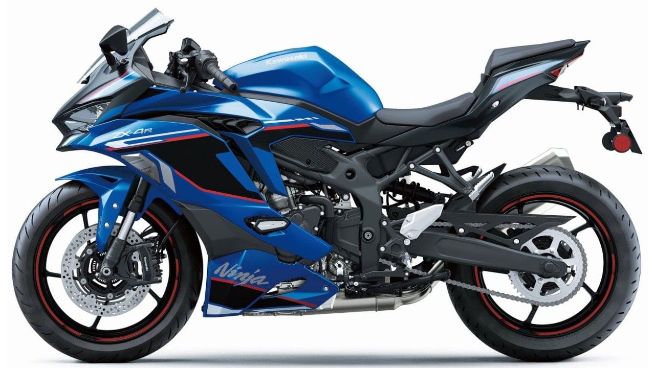 The Japan-Spec Kawasaki Ninja ZX-4R Will Leave You Green With Envy