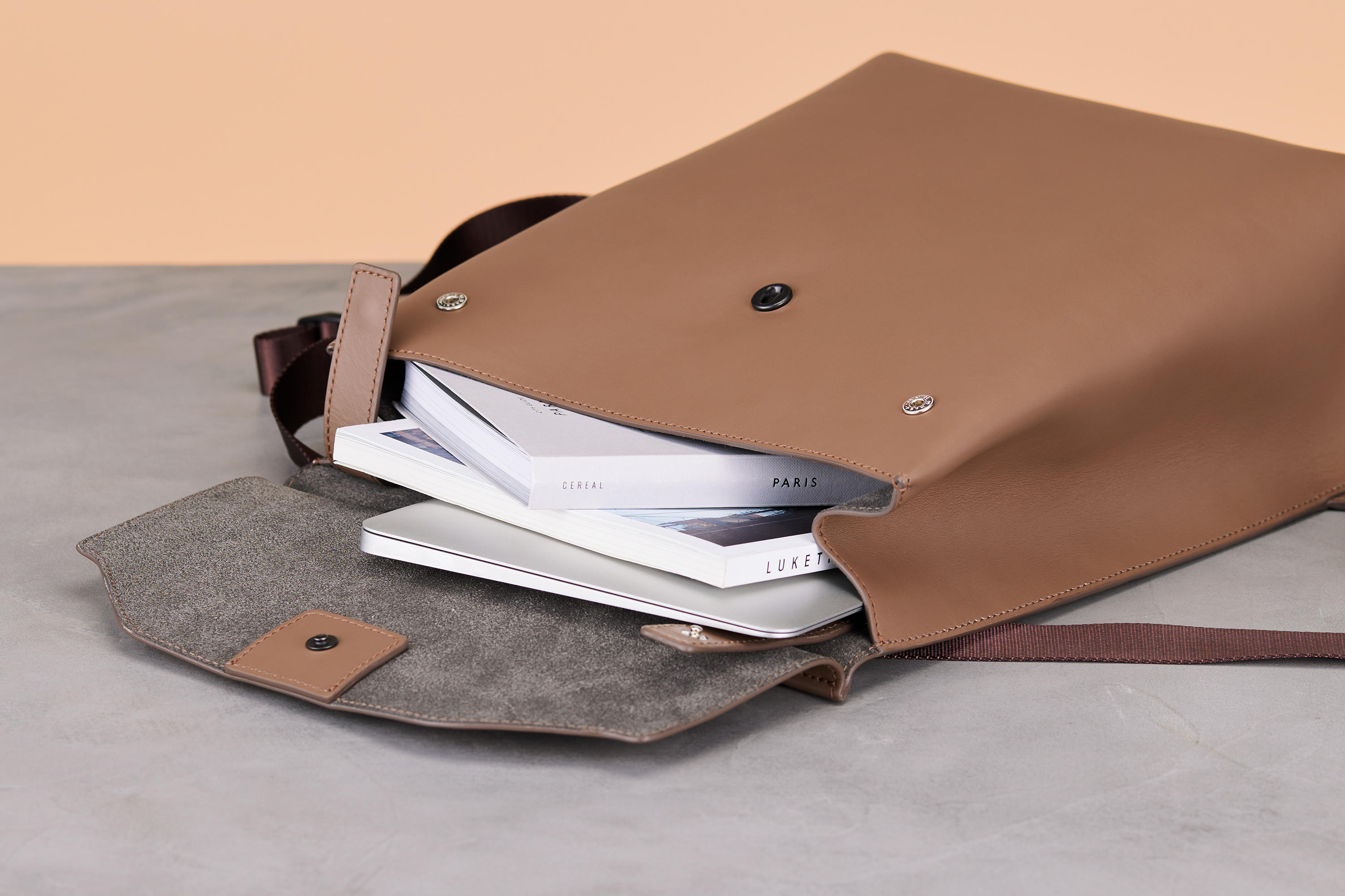 ミニマルなデザインとクラフトマンシップの融合。